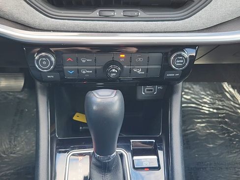 Used 2023 Jeep Compass Latitude image 15