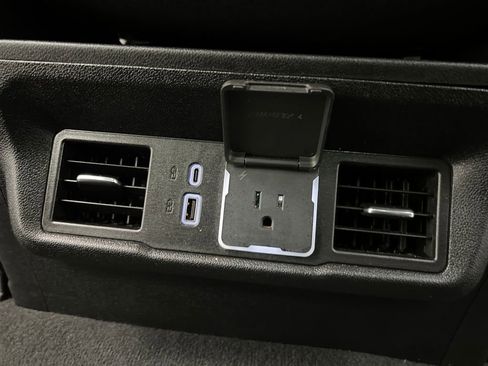 Used 2025 GMC Sierra 1500 SLT image 25