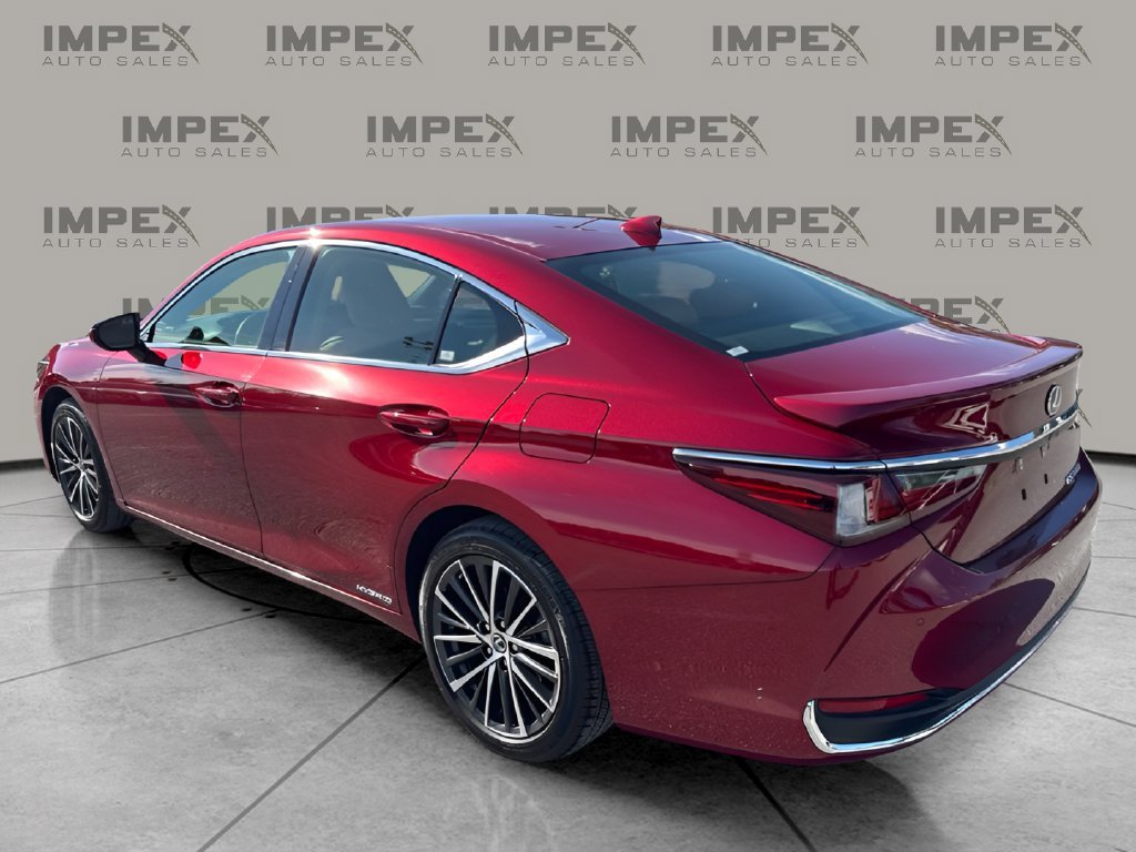 Used 2022 Lexus ES 300h w/ Premium Package FWD image 3