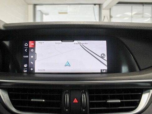 Used 2022 Alfa Romeo Stelvio Ti image 16