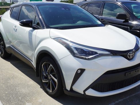 Used 2020 Toyota C-HR Limited FWD image 4
