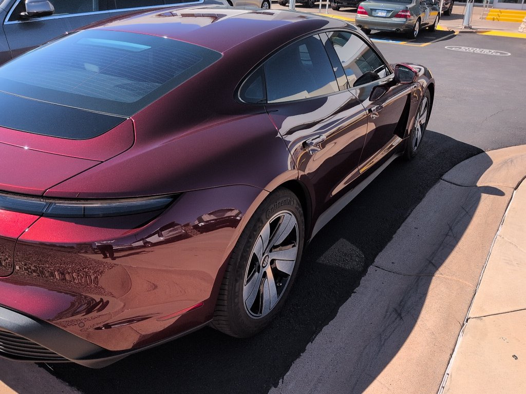 Used 2022 Porsche Taycan RWD image 5