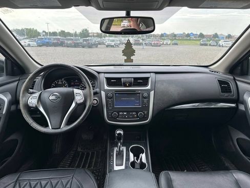 Used 2017 Nissan Altima 2.5 SL w/ 2.5 Technology Package FWD image 19