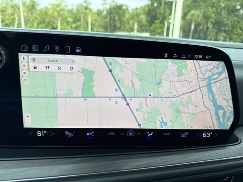 Used 2025 Chevrolet Suburban Z71 w/ Comfort Package image 26