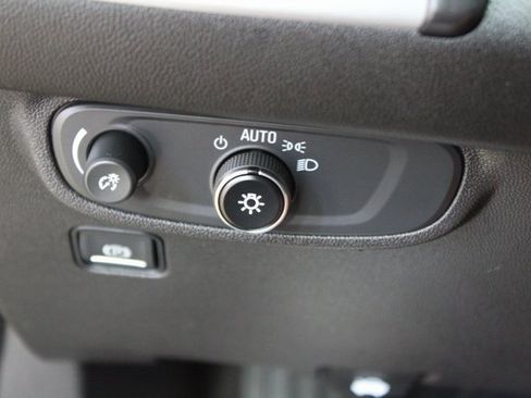 Used 2021 GMC Terrain SLE image 14