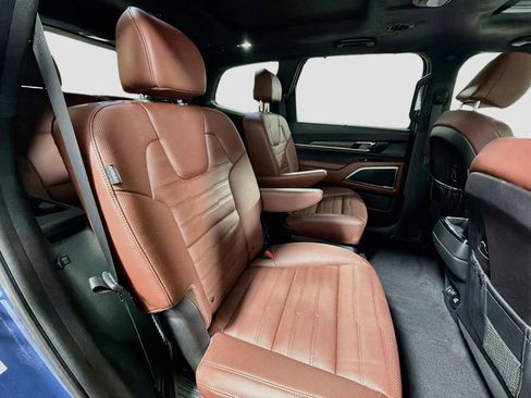 Used 2024 Kia Telluride SX Prestige AWD/4WD image 31