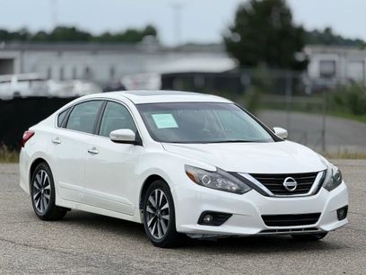 Used 2016 Nissan Altima 2.5 SL w/ 2.5 Technology w/LED Package