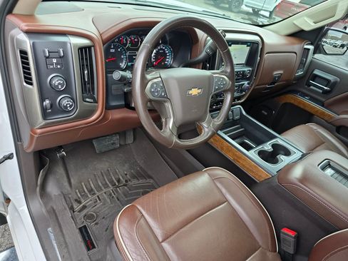 Used 2018 Chevrolet Silverado 1500 High Country image 26