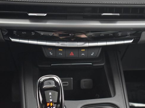 Used 2024 Cadillac XT4 Luxury w/ Cold Weather Package image 20