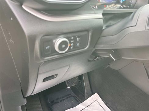 Used 2022 Ford Explorer XLT w/ Equipment Group 202A image 33