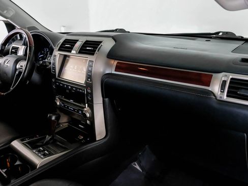 Used 2015 Lexus GX 460 w/ Premium Package AWD/4WD image 12
