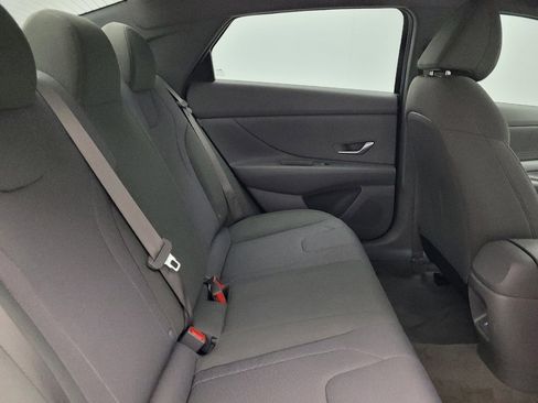 Used 2024 Hyundai Elantra SE image 19