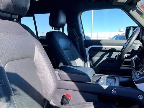 Used 2024 Land Rover Defender 110 X-Dynamic SE image 7