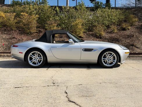 Used 2000 BMW Z8 image 4