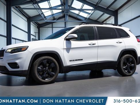 Used 2019 Jeep Cherokee Latitude Plus FWD image 2