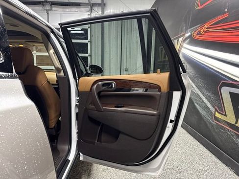 Used 2017 Buick Enclave Leather FWD image 27