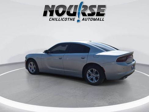 Used 2020 Dodge Charger SXT RWD image 6