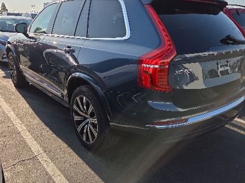 Used 2025 Volvo XC90 B5 Core AWD/4WD image 2