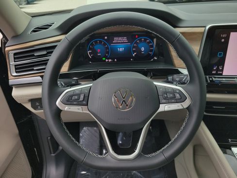 New 2026 Volkswagen Atlas SE FWD image 28