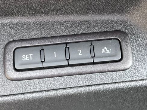 Used 2022 Chevrolet Equinox Premier AWD/4WD image 17