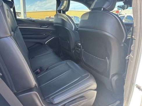 Used 2023 Jeep Grand Cherokee L Overland w/ Advanced Protech Group III image 11