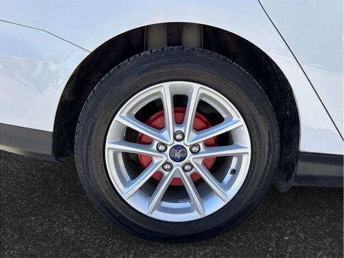 Used 2015 Ford Focus SE FWD image 13