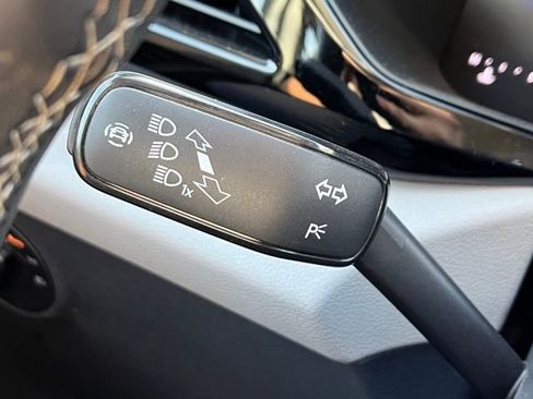 Used 2024 Volkswagen Taos S image 39