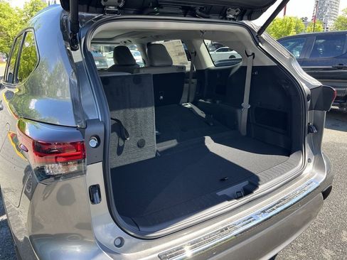 New 2026 Toyota Highlander Platinum AWD/4WD image 20