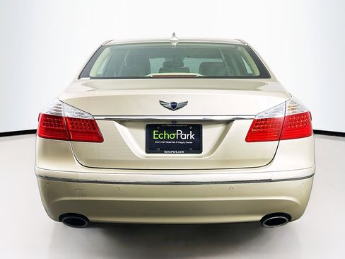 Used 2010 Hyundai Genesis 3.8 w/ Technology Pkg 4 image 7