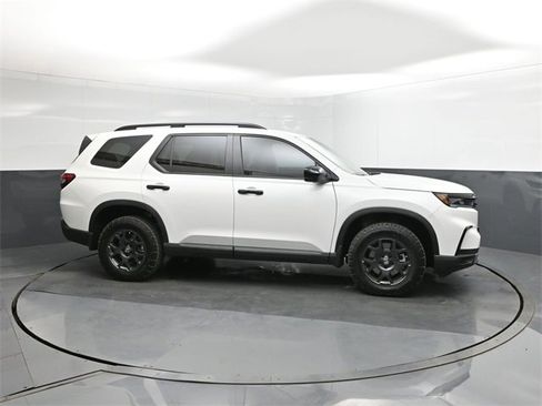 New 2025 Honda Pilot TrailSport image 26