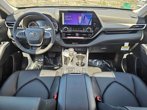 New 2026 Toyota Highlander XLE AWD/4WD image 19