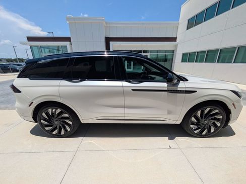 Used 2024 Lincoln Nautilus Black Label w/ Jet Appearance Package (87T) AWD/4WD image 5