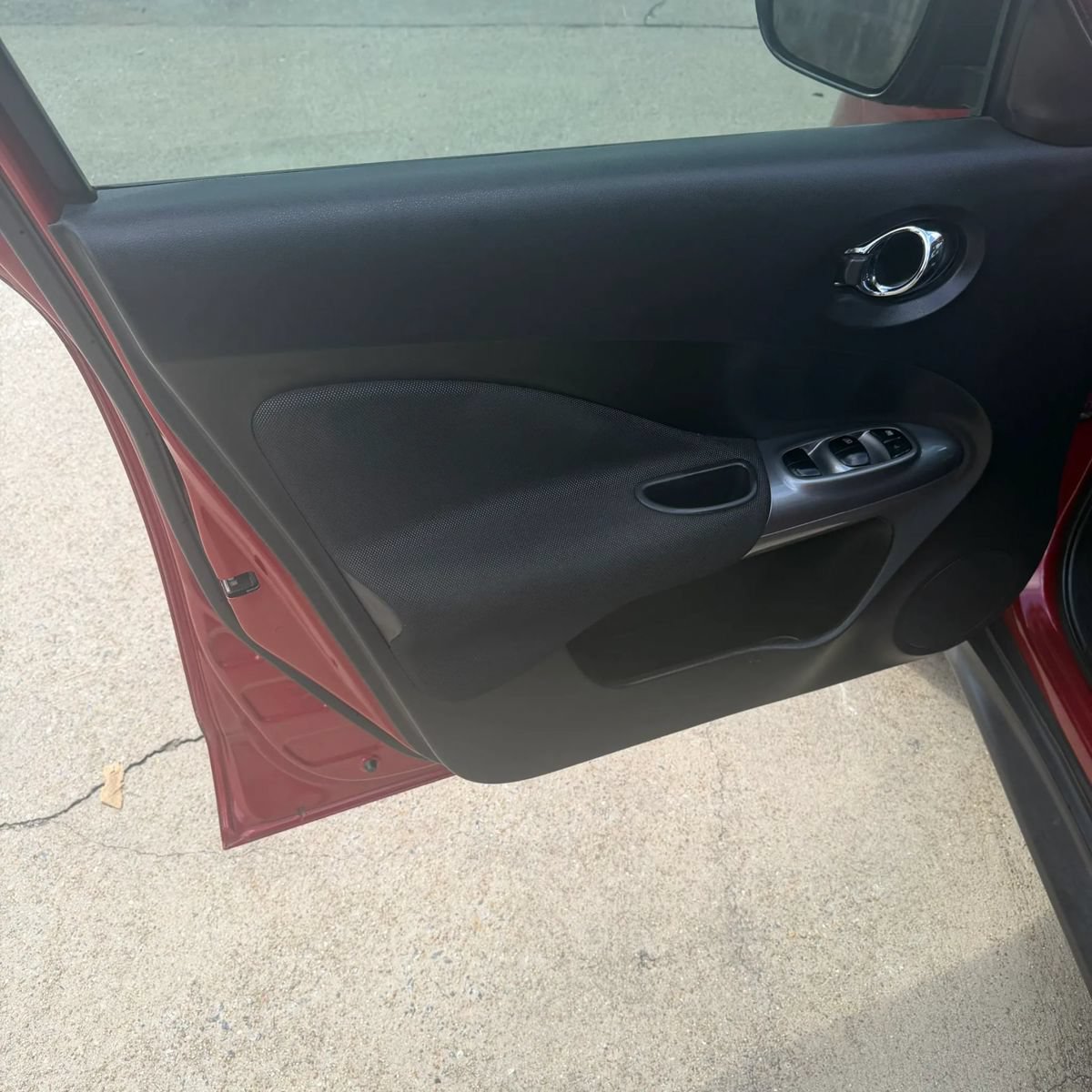 Used 2016 Nissan Juke SV FWD image 6