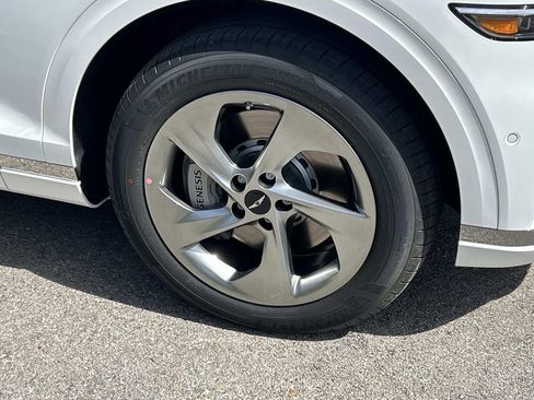 New 2026 Genesis GV70 2.5T Advanced AWD/4WD image 9