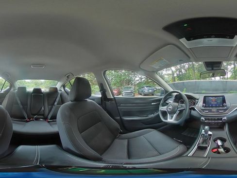 Used 2025 Nissan Altima 2.5 SV FWD image 42
