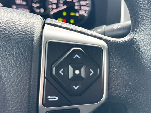 Used 2018 Toyota Tundra SR5 w/ TRD Off Road Package image 26