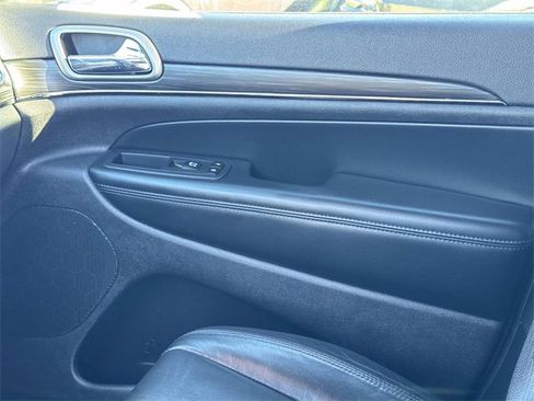 Used 2020 Jeep Grand Cherokee Limited X image 22