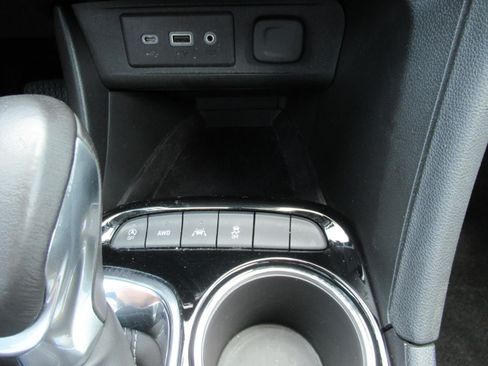 Used 2023 Buick Encore GX Preferred w/ Cold Weather Comfort Package AWD/4WD image 25
