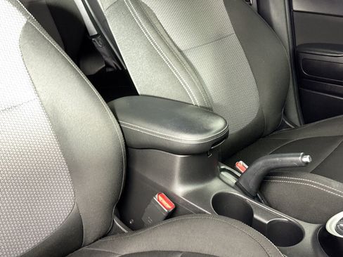 Used 2018 Kia Soul + FWD image 32