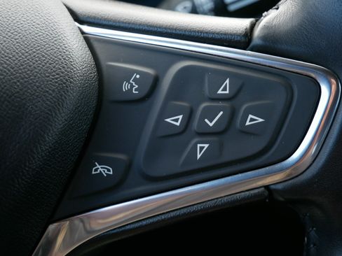 Used 2020 Chevrolet Equinox LT image 30