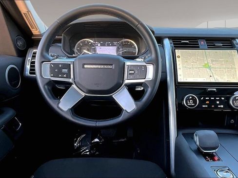 Certified 2023 Land Rover Discovery S AWD/4WD image 8