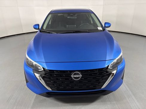 Used 2025 Nissan Sentra SV FWD image 3