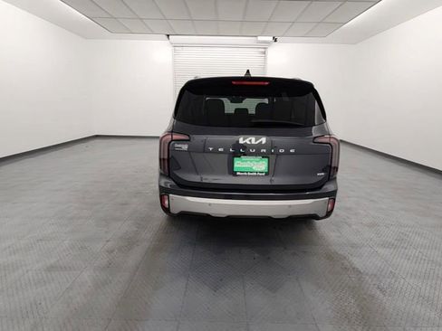 Used 2023 Kia Telluride EX image 7