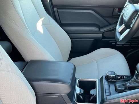 Certified 2025 Toyota 4Runner SR5 AWD/4WD image 14