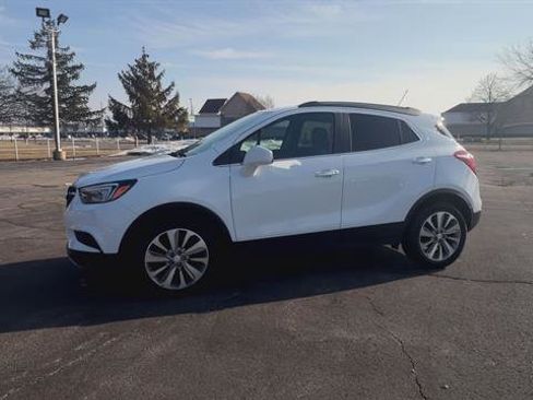 Used 2020 Buick Encore Preferred image 27