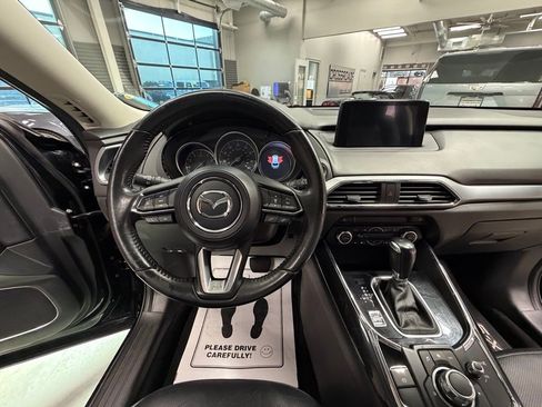 Used 2018 MAZDA CX-9 Touring w/ Touring Premium Package image 13