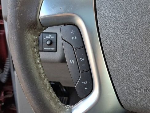 Used 2017 Chevrolet Traverse LT image 27