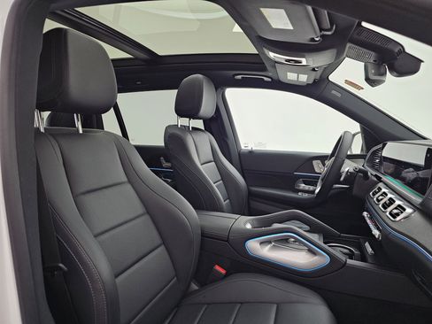 Certified 2023 Mercedes-Benz GLS 450 4MATIC image 18