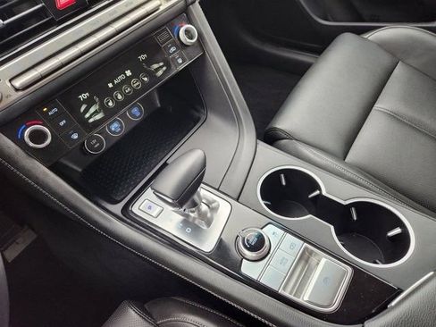 Used 2025 Genesis G70 2.5T image 18