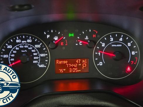 Used 2022 RAM ProMaster City Tradesman FWD image 11